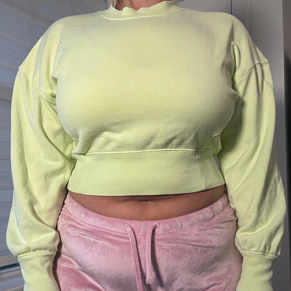 WILD FABLE CROPPED SWEATSHIRT